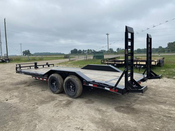 Load Trail 102x20 14K Equipment Trailer W/ Drive Over Fenders - $7,500 (lake odessa)